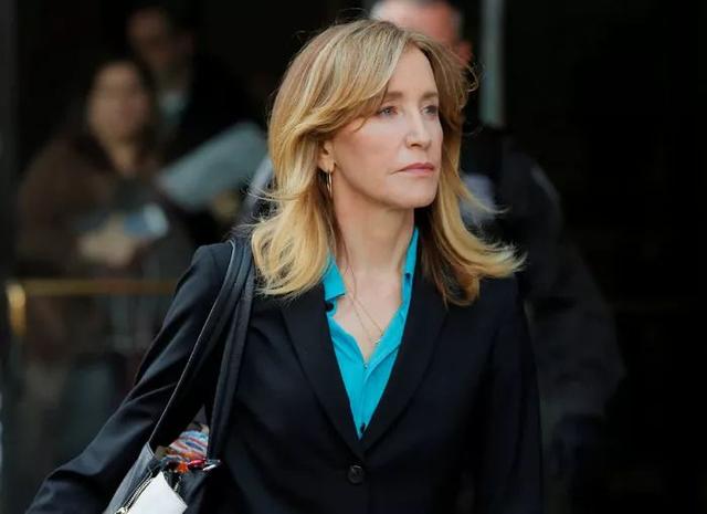 felicity huffman and lori loughlin are amongthe51 people charged