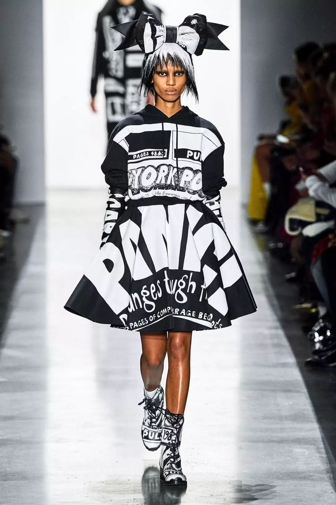 jeremyscott2019秋冬系列玩转涂鸦艺术荒诞又充满喜感和挑衅态度