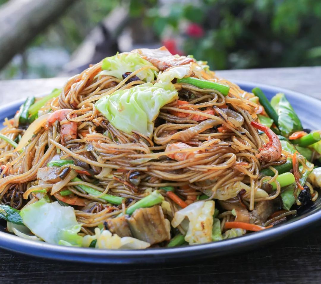 绿豆面并非是绿豆作原料,是以番薯淀粉(俗称"山粉")做成的,在渔区饮食