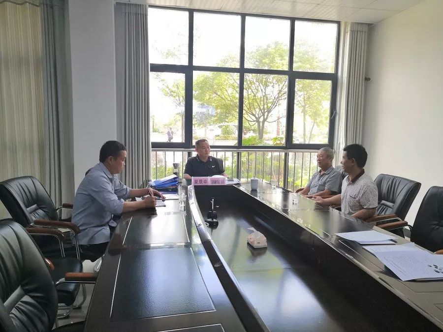 麻江县人民政府县长夏景卓坐班接访解民忧促稳定