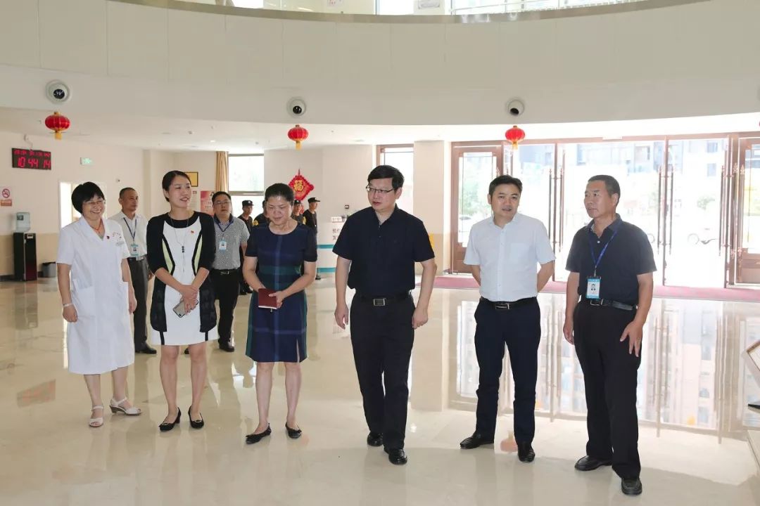 南昌市纪委市监委驻市卫健委纪检监察组到市第三医院调研
