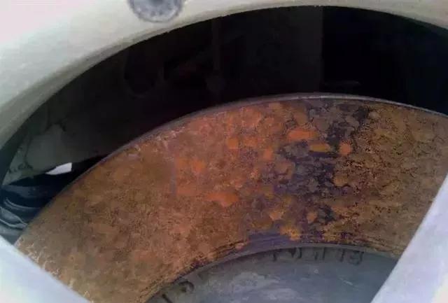 刹车总是听到磨金属的吱吱声