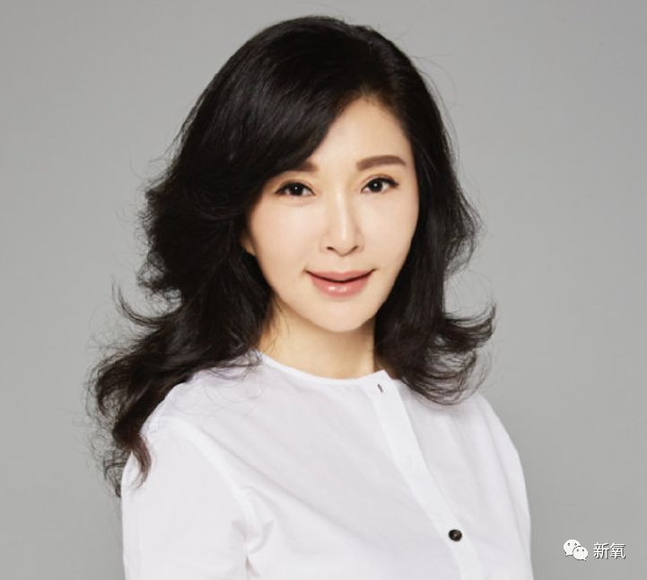 演同角色不输张曼玉,如今脸却僵成了木偶人