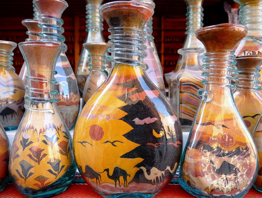 一沙一世界,瓶中的彩色艺术