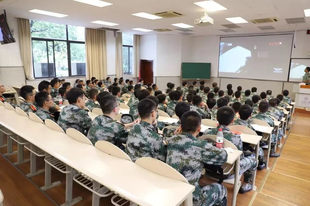 军训简报军事理论课校园里一道别样的风景线