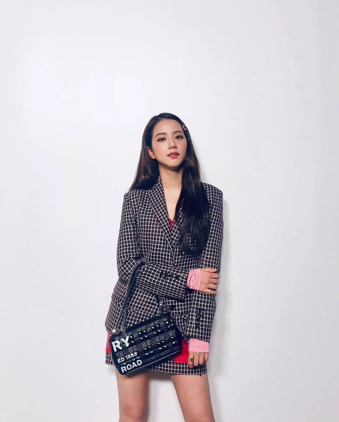 jisoo with burberry 67,今天是名媛秀!_西装