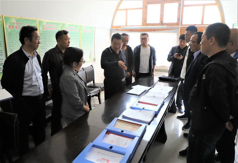 榆林市教育局局长沈效功督查清涧县教育工作