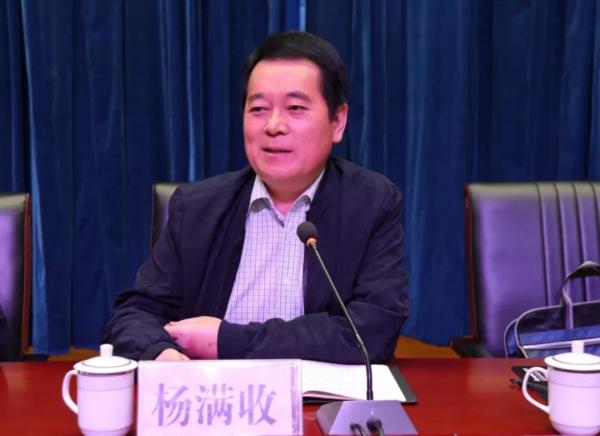 市扶贫局副局长王其伟,新区管委会副书记王新峰受邀出席会议,耀州区