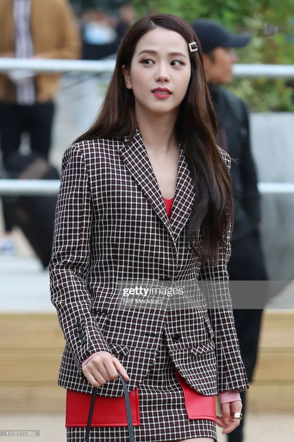jisoo with burberry 67,今天是名媛秀!_西装