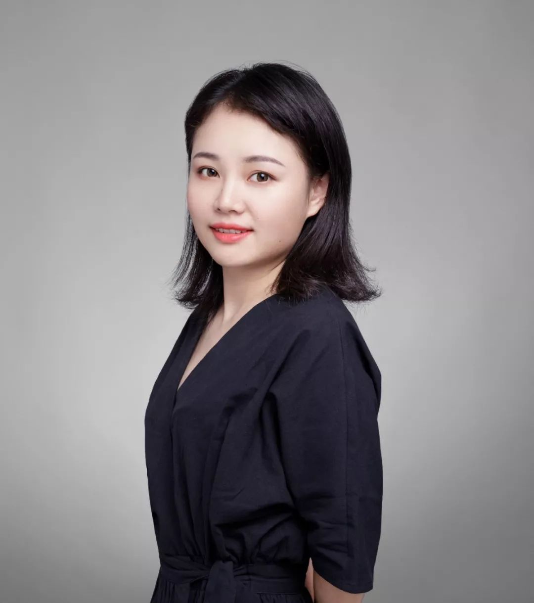 美女设计师爆改20平小破屋男租客这还是我家吗