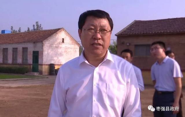 刘新营一行先后到县体校,枣强中学,职教中心以及北湖岸边等场地进行了