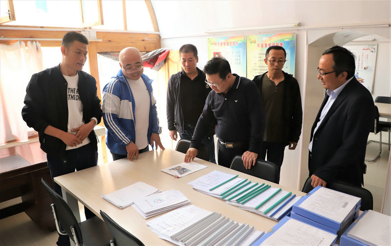 榆林市教育局局长沈效功督查清涧县教育工作