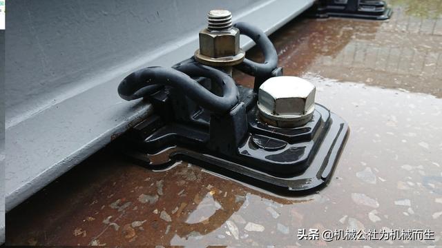 不同速度铁路扣件系统高铁扣件产品参数:1),每组≥18k扣件扣压力n,小