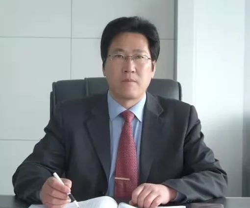 领导卓越由山东省特级教师,中学正高级教师,齐鲁名校长高英华,全国