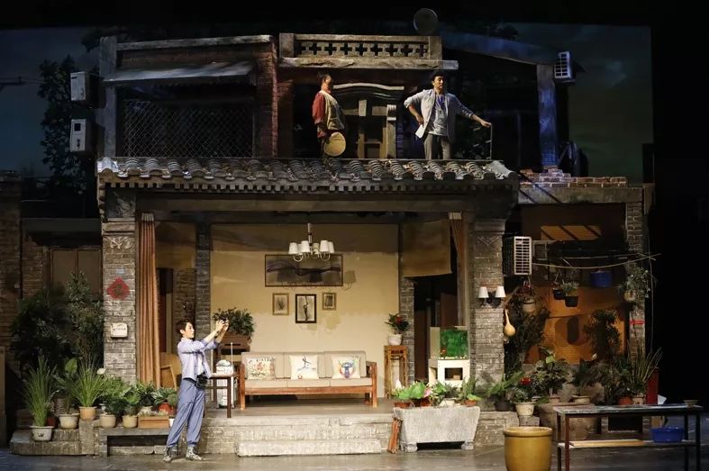 王绍林曾担任《芝麻胡同》《情满四合院》等京味影视剧的置景.