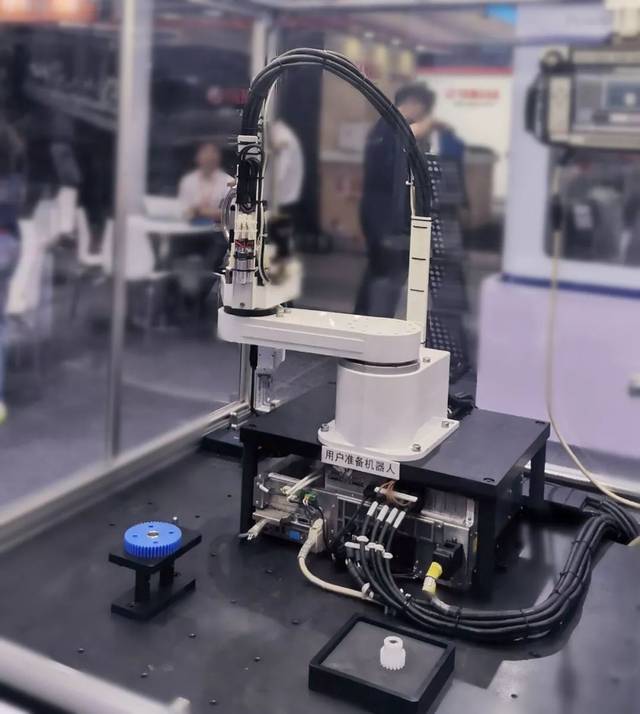 创造无限可能 电装携cobotta及iot新品亮相2019工博会