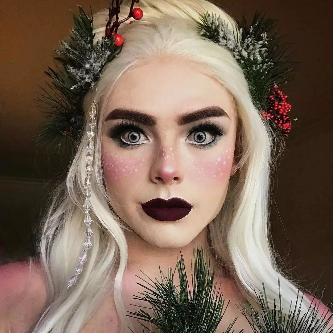 每刻美丨完美cos迪士尼公主的美妆博主竟是男孩子