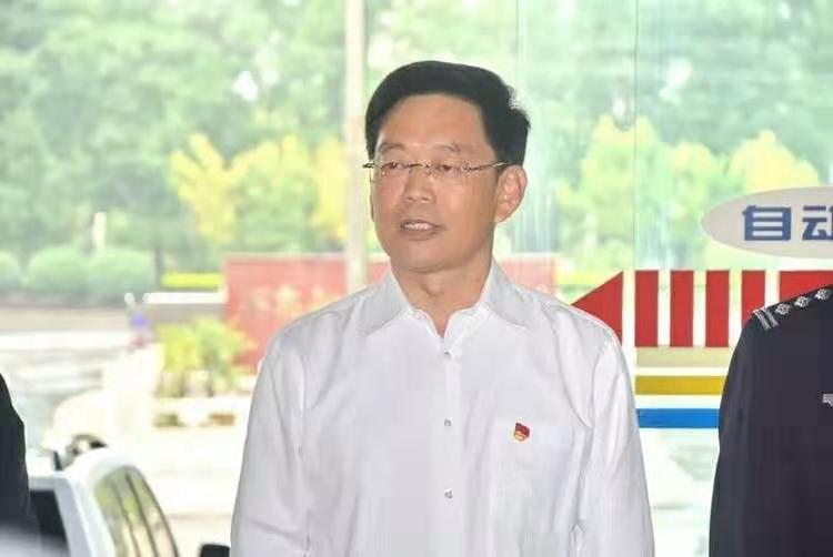 渑池县委书记杨跃民看望慰问中秋节坚守岗位的公安民警