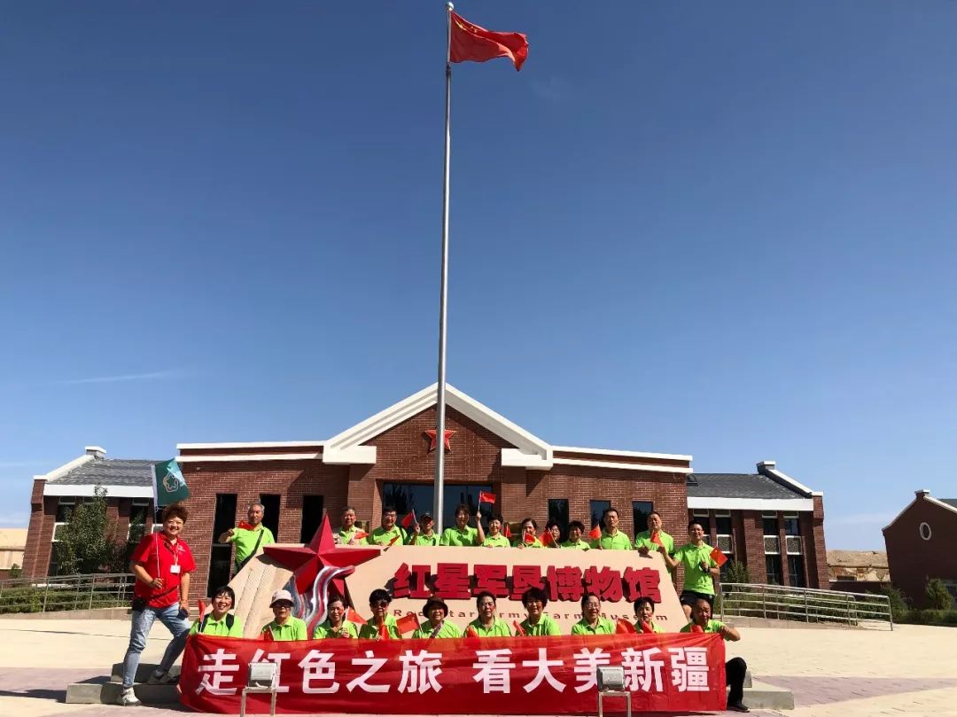 参观完博物馆,了解了军垦战士们艰苦创业的过程,我们有幸可以参观到