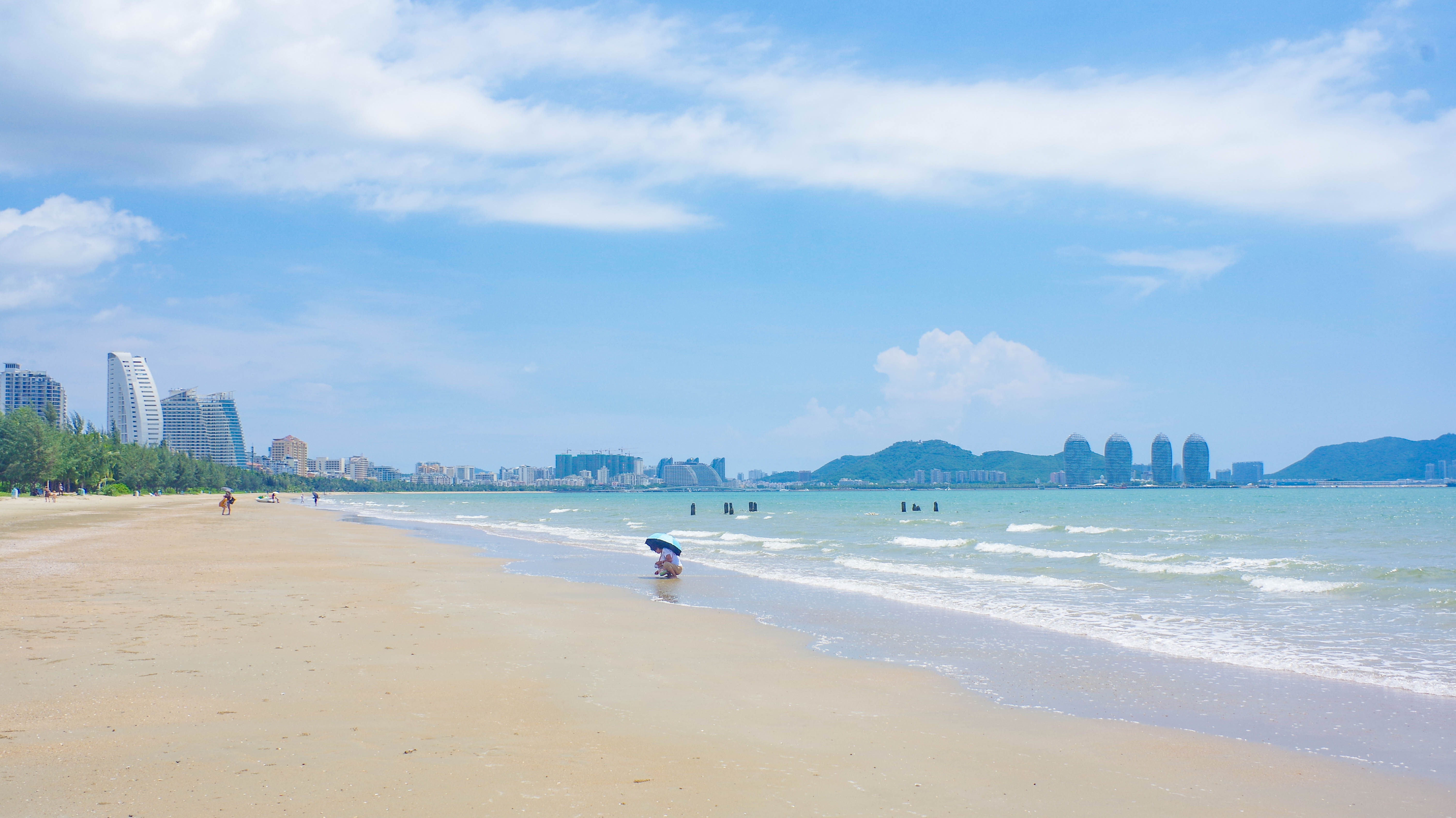 海南小众沙滩海水清澈见底现成三亚旅游必打卡景点不收门票