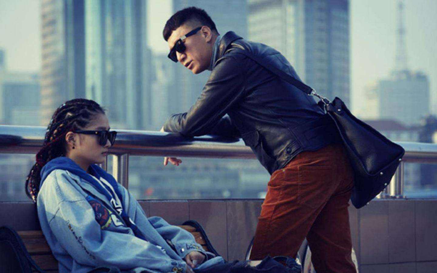 孙红雷发文祝关晓彤生快亲切地称她为丫头