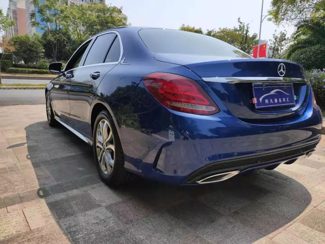 新车上架首付799991000公里准新奔驰c180l已到店