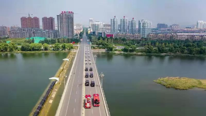 警事超震撼蒙阴大批警力在京沪高速蒙阴出口集结多图现场视频