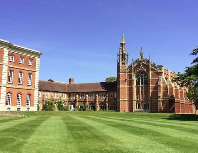 英国最贵的私立学校排名榜首院校每年学费高达25万