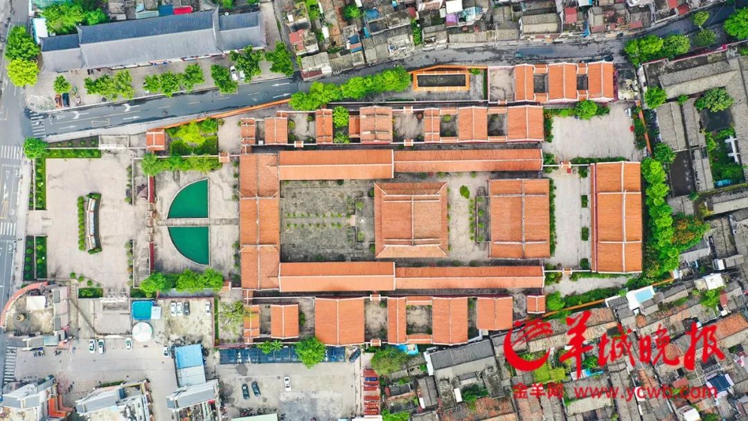 俯瞰揭阳学宫潮汕民居古建筑是中国极具地域文化特色的建筑奇葩,"京华