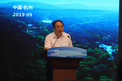 书记王凯讲话会上,14个项目集中签约,净月高新区管委会副主任赵心锐