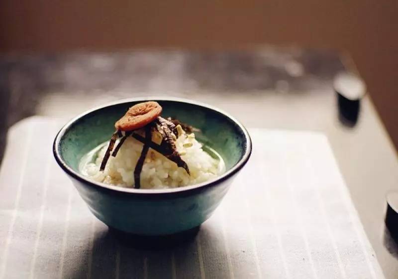 烈日炎炎,茶饭不思?吃它就对了!| 茶事百味_茶泡饭