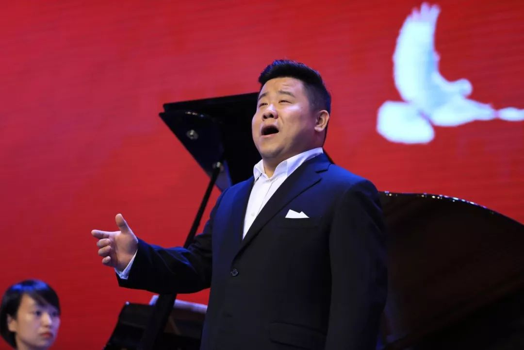 张喜秋杜吉刚著名的男中音歌唱家贺磊明带来《我住长江头》,《最后的