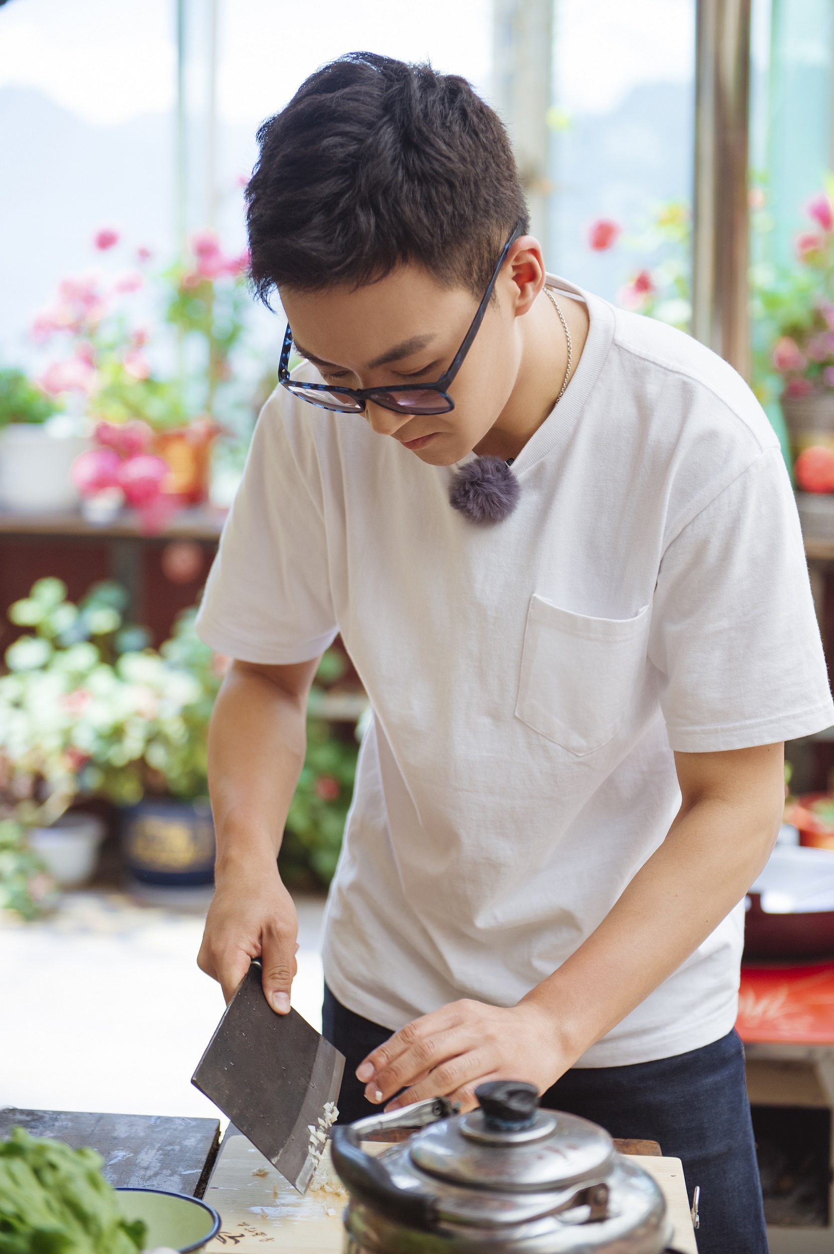 一路成年女爸爸嶽秀清驚喜代班即興貫口報菜名驚豔全場