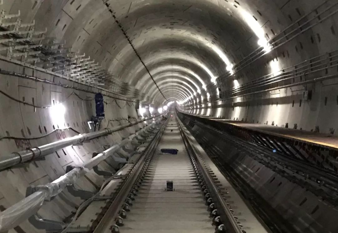 9月10日,由中铁二局负责施工的广州地铁21号线供电系统Ⅰ标段顺利