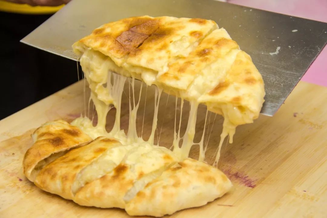 全网火爆的榴莲芝士饼礼乐店又有活动啦每一口都爆浆拉丝