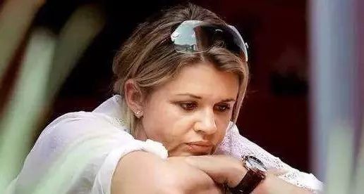 妻子倾家荡产终于等来车王舒马赫的苏醒有一种爱叫不离不弃人生大不同