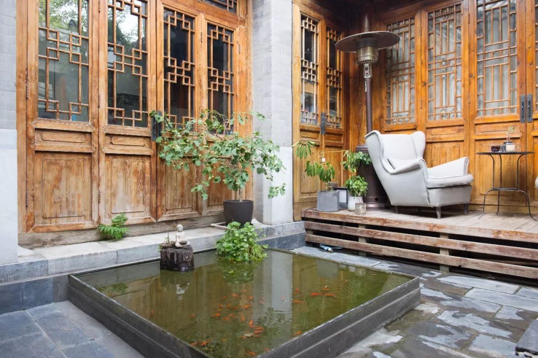 去二环四合院的屋顶上房揭瓦,在北京度过一个很野的下午_静水