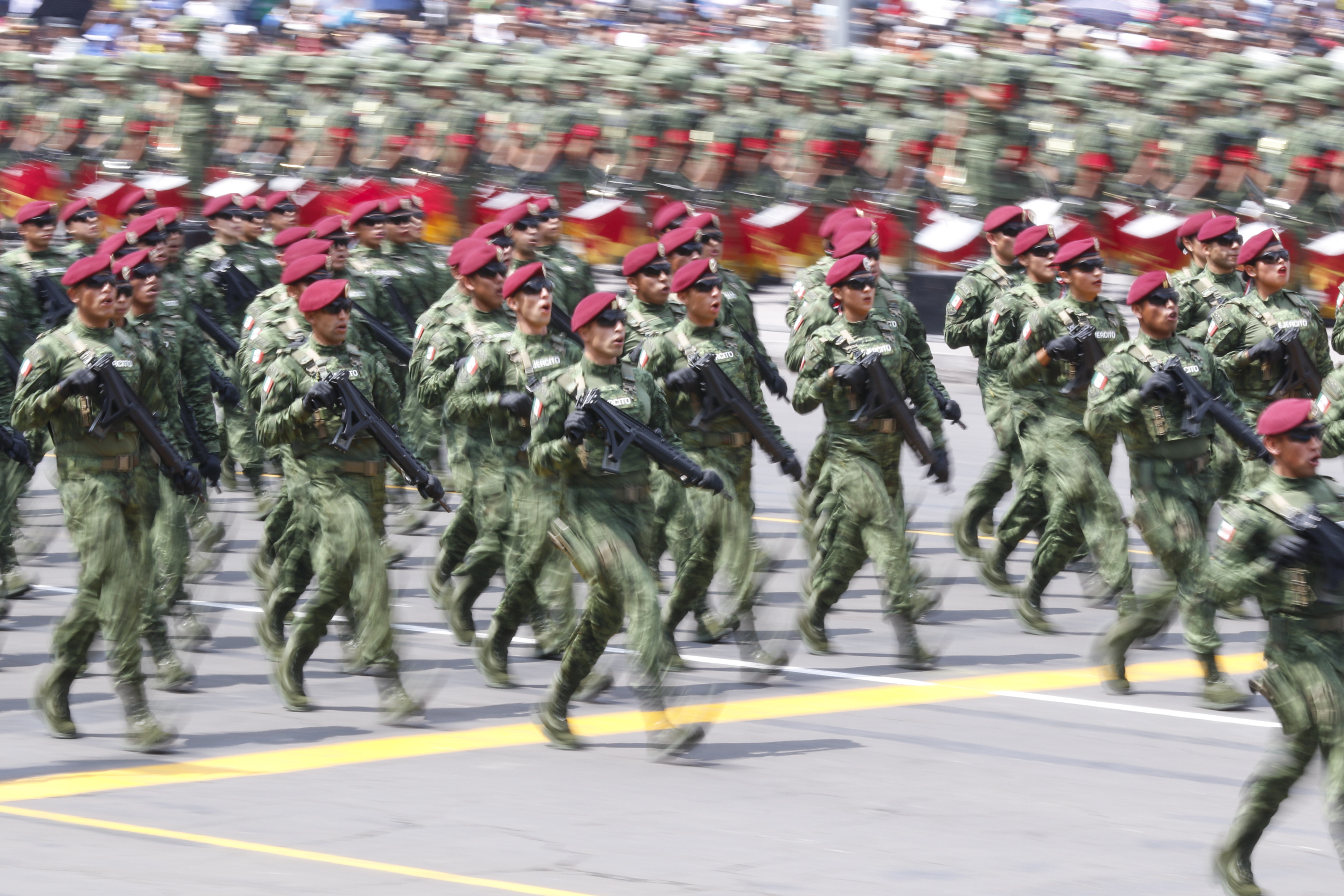 墨西哥阅兵高清完整版图片