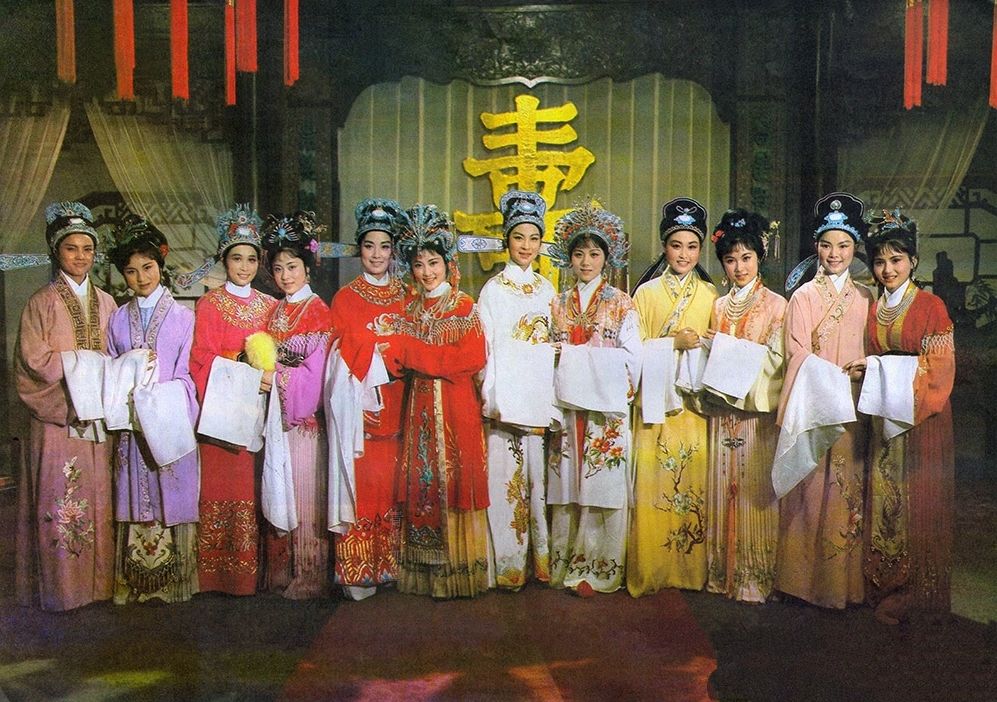 《五女拜寿》部分高清剧照,实乃珍稀老照片,又勾起了我们无限的回忆