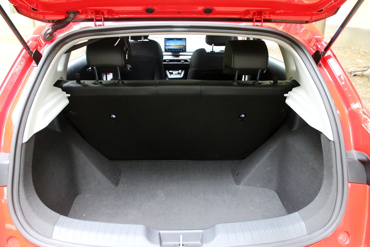 诠释智趣跨界车的内在含义比亚迪e2全方面试驾