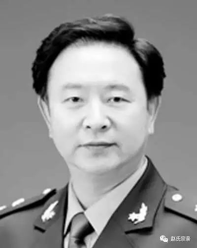 赵忠新中将汉族,山东嘉祥人,2000年晋升空军少将军衔,2005年晋升中将