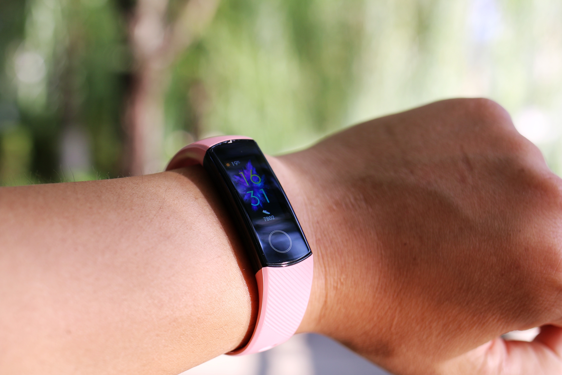 科学助眠让健康看得见荣耀手环5评测