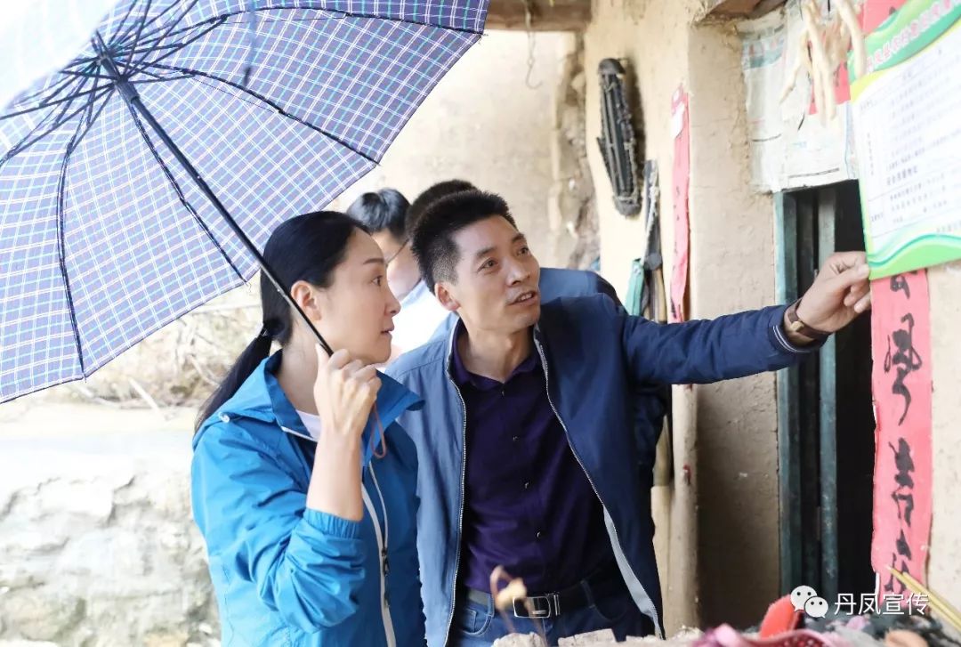 县委书记郑晓燕暗访督导脱贫攻坚工作,对当前脱贫退出工作进行一线
