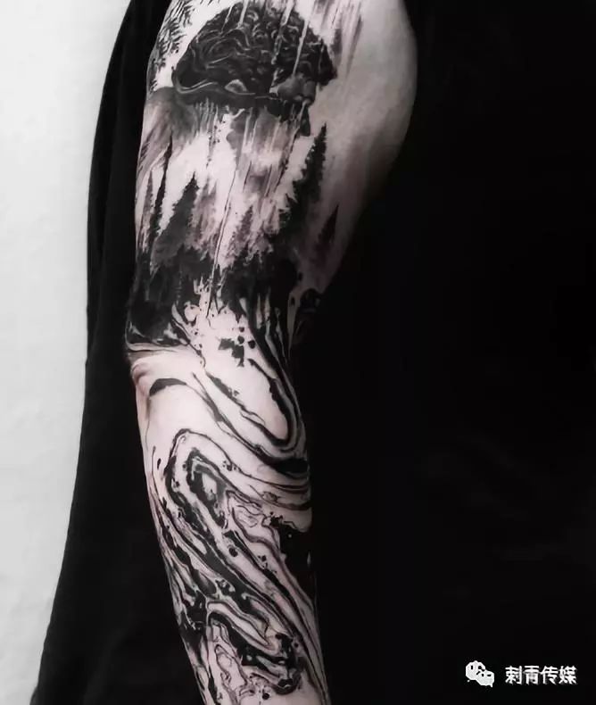 暗黑系水墨风格纹身