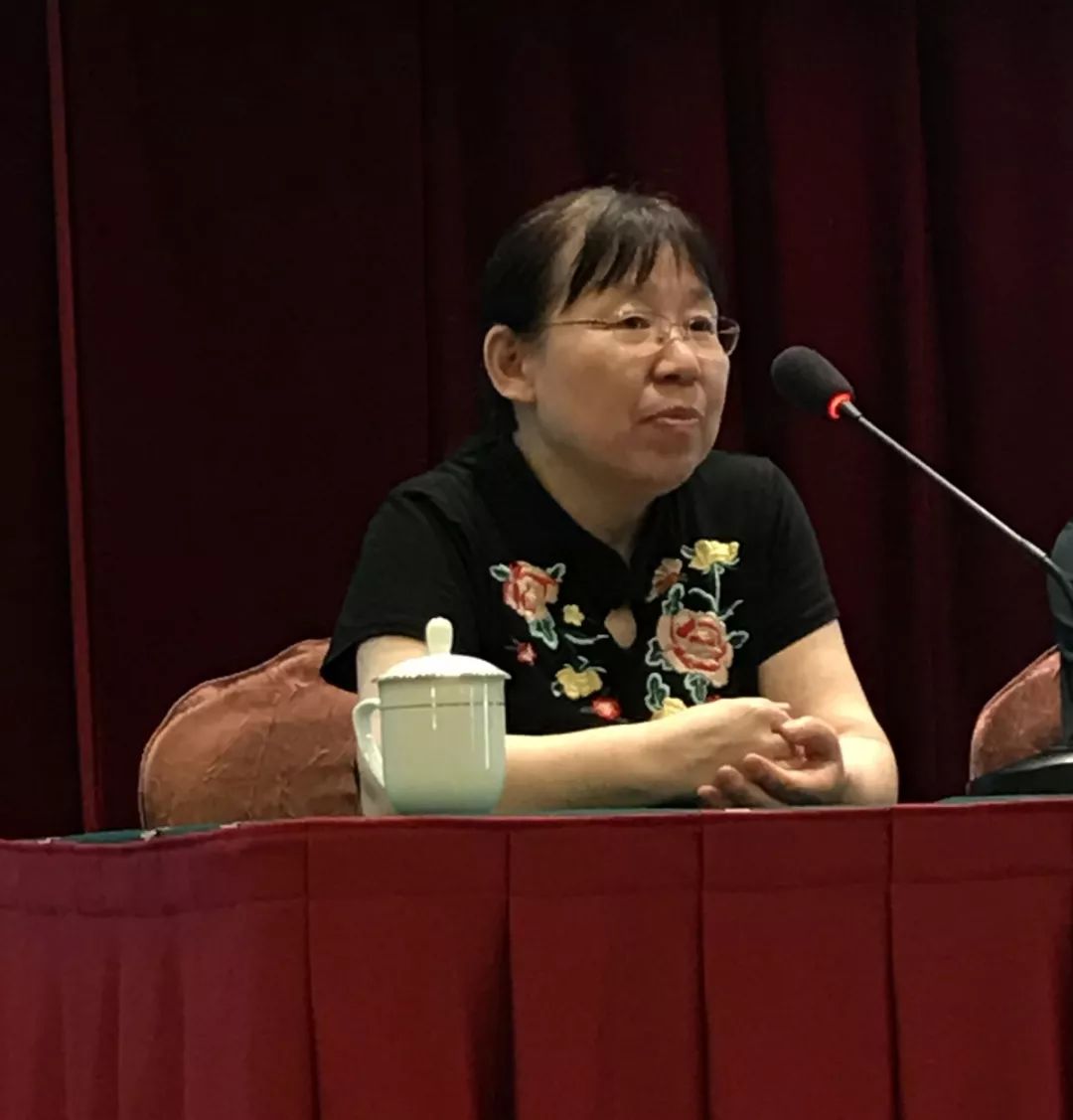 中国钱币学会金银货币专委会主任委员,浙江省博物馆研究馆员李小萍