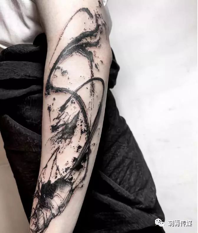 暗黑系水墨风格纹身