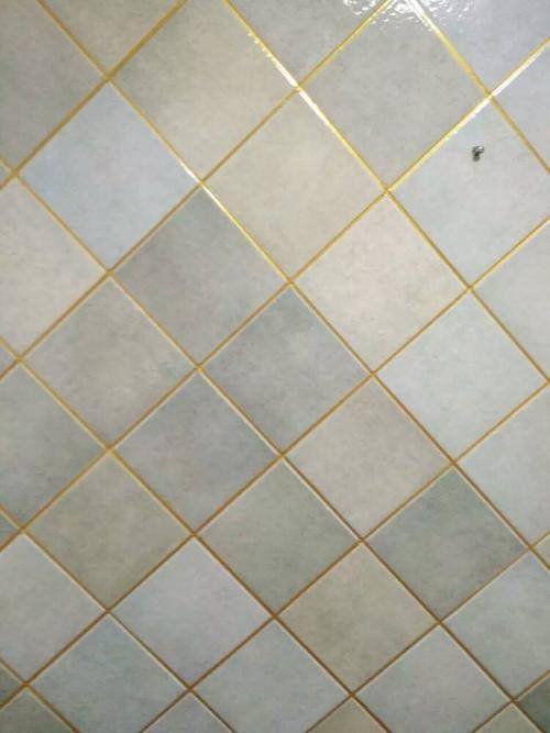 同等标准下价格和效果成正比,那么美缝剂优于勾缝剂,土豪优选,效果更