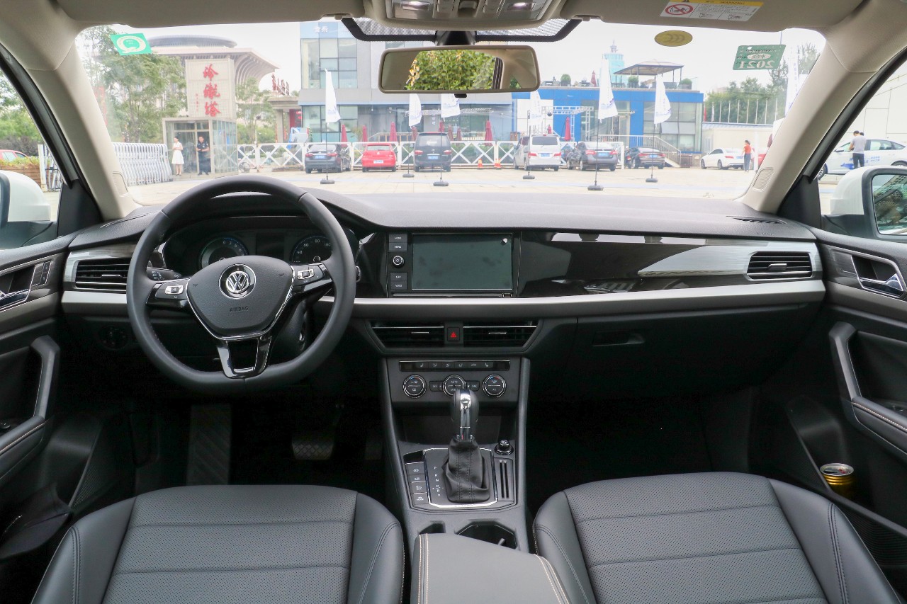 续航不够空间能凑试驾上汽大众elavida