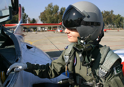 巴基斯坦航空制服图片