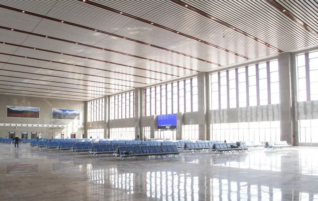 火车出行博州线的开通延伸至位于博乐市城区的博尔塔拉站该线路从现有